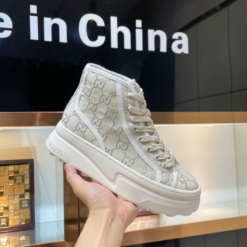 G*u*i casual shoes